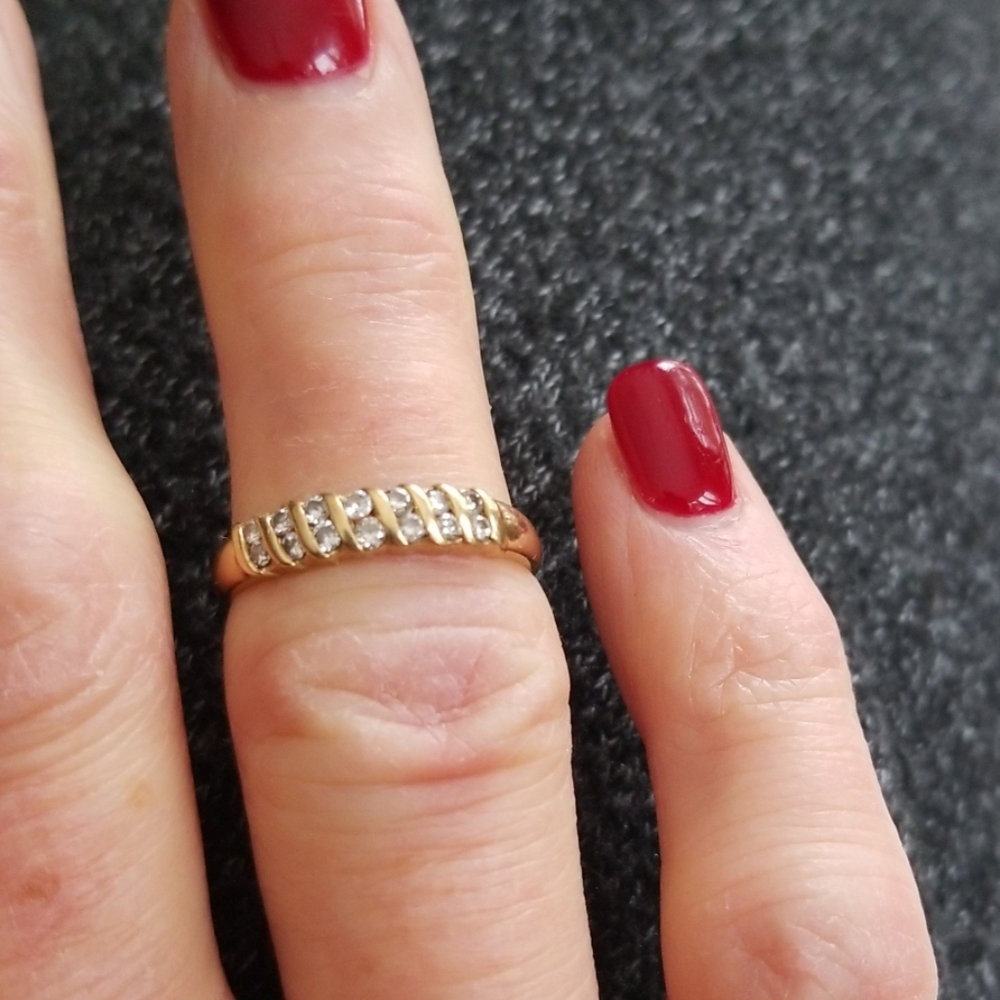 14k gold diamond band size 7 - Picture 4 of 4